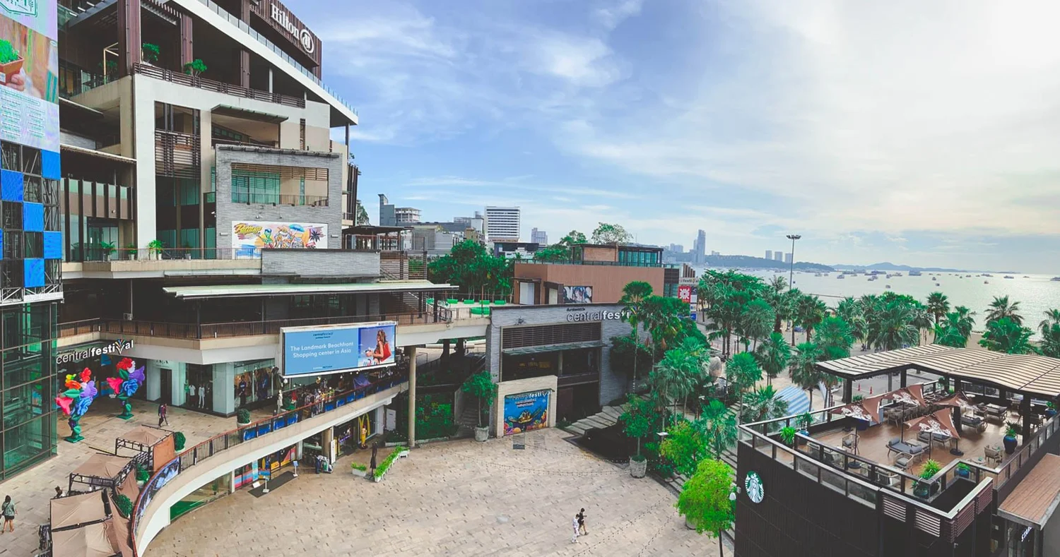 Central Pattaya 海滨商场与海岸线
